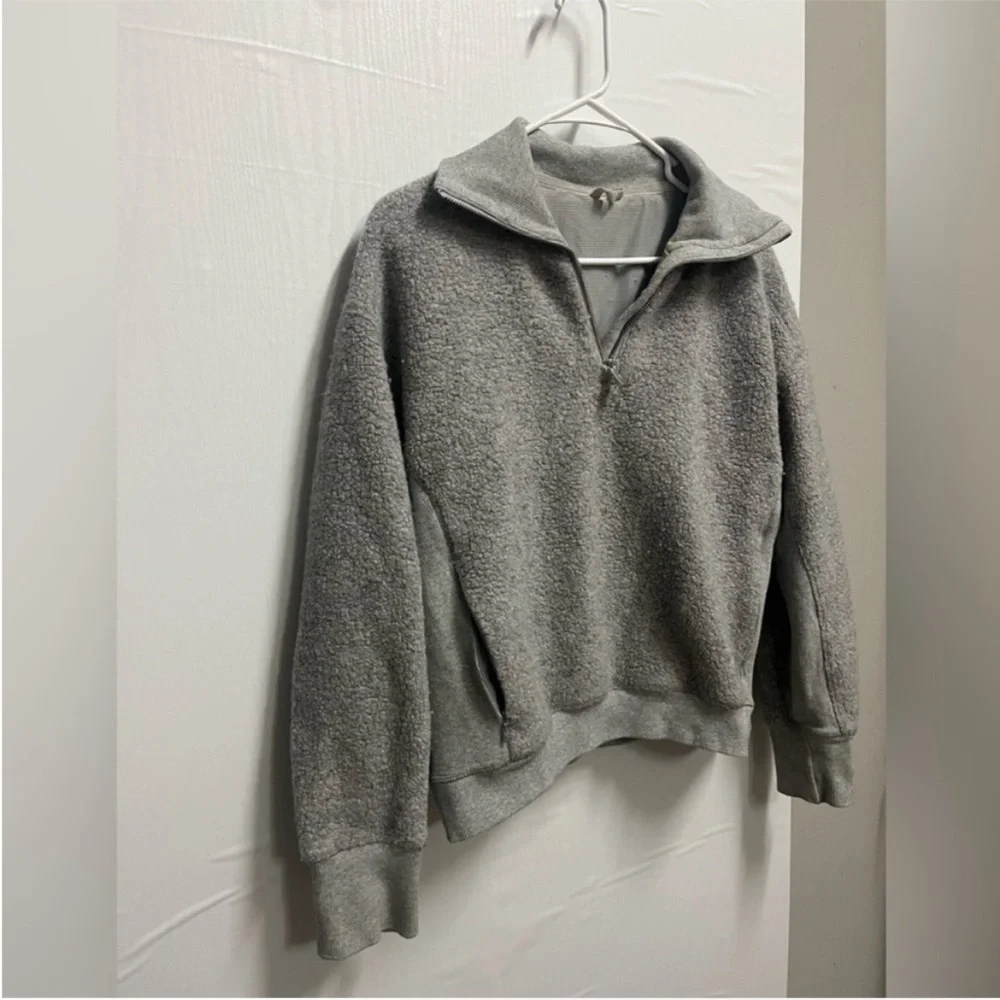 ⭐️❤️Lululemon athletica Gray Half-Zip Pullover - Picture 7 of 13